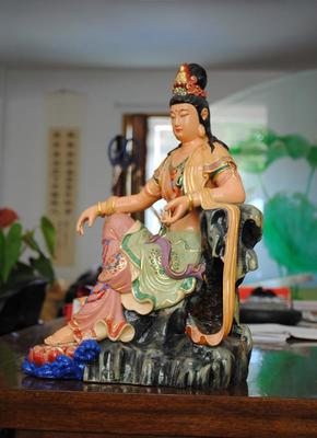 匠心獨(dú)運(yùn) 40公分自在觀音菩薩木雕，傳承千年的工藝珍品